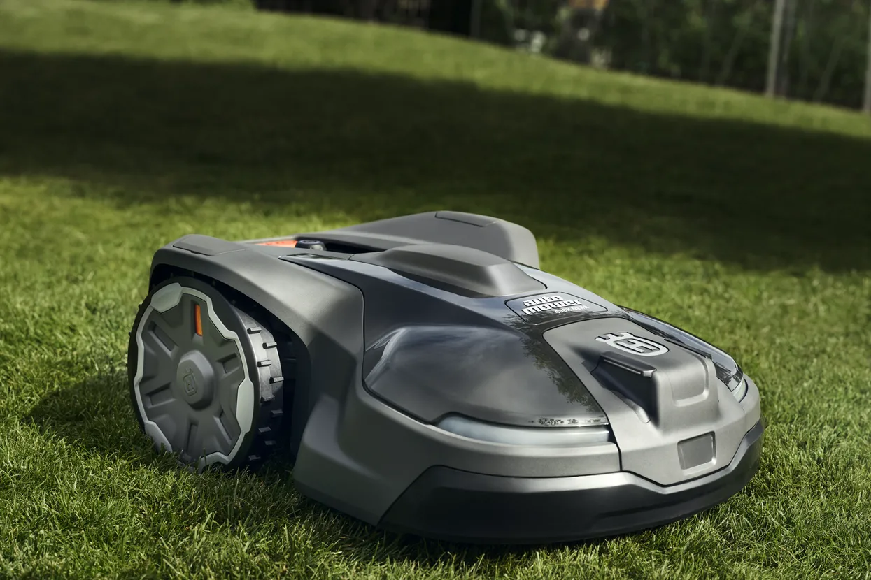 Husqvarna Automower® 450X NERA se sadou Husqvarna EPOS™