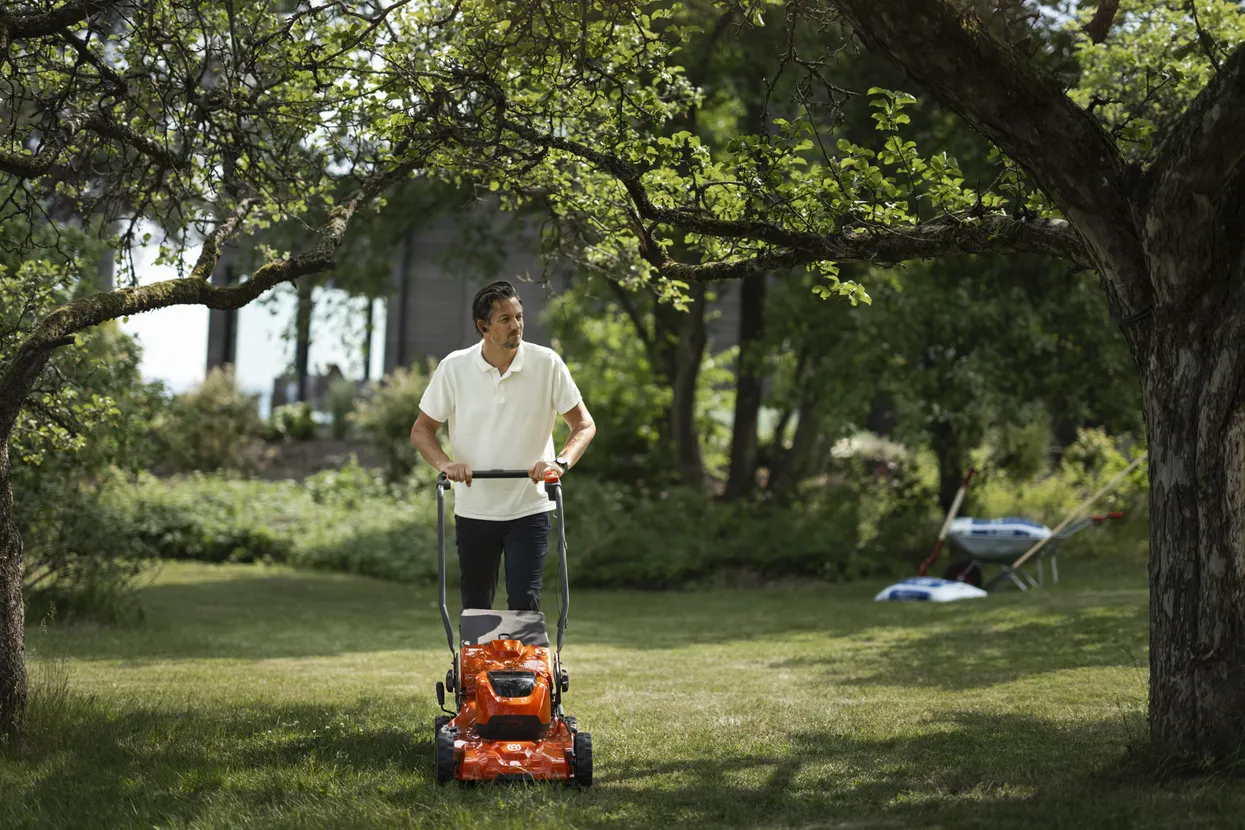 Husqvarna LC 251iS bez akumulátoru a nabíječky